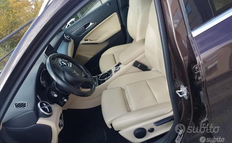 Usata Mercedes GLA200 136 CV (100 kW) 2015 Bronzo SUV