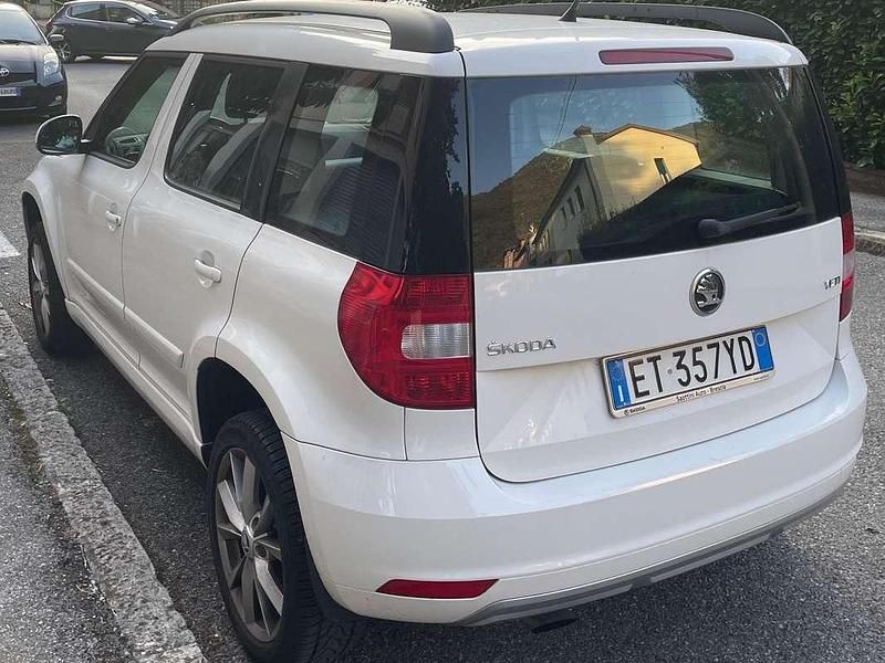 Bianco Usata 2013 Skoda Yeti Adventure SUV | 10.500 € (Cara) - Immagine 1/4