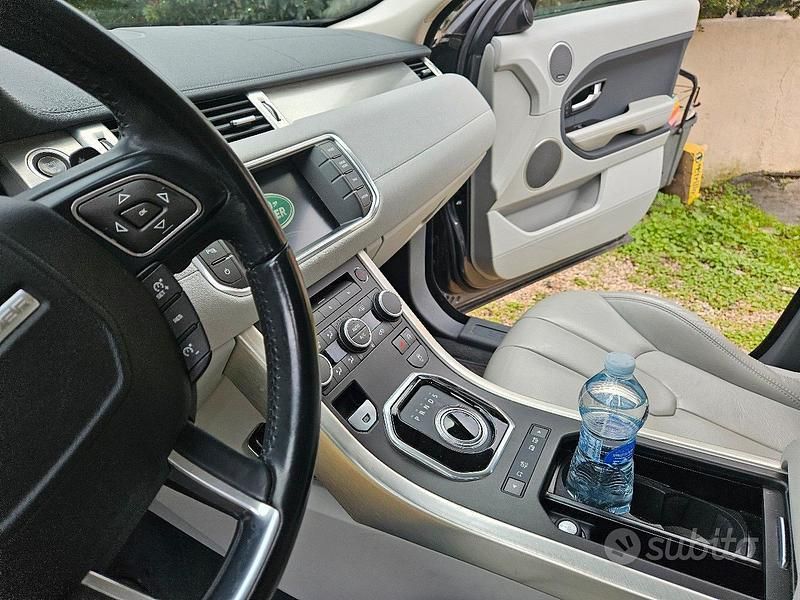 Usata Land Rover Range Rover evoque 190 CV (139 kW) 2015 Grigio Station wagon