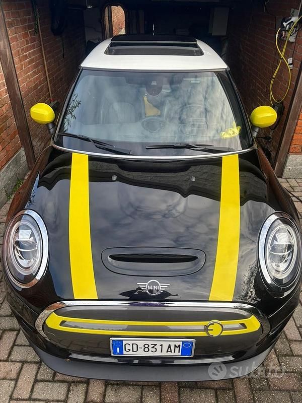 Nero Usata 2020 Mini Cooper SE Utilitaria | 19.000 € (Molto cara) - Immagine 1/4