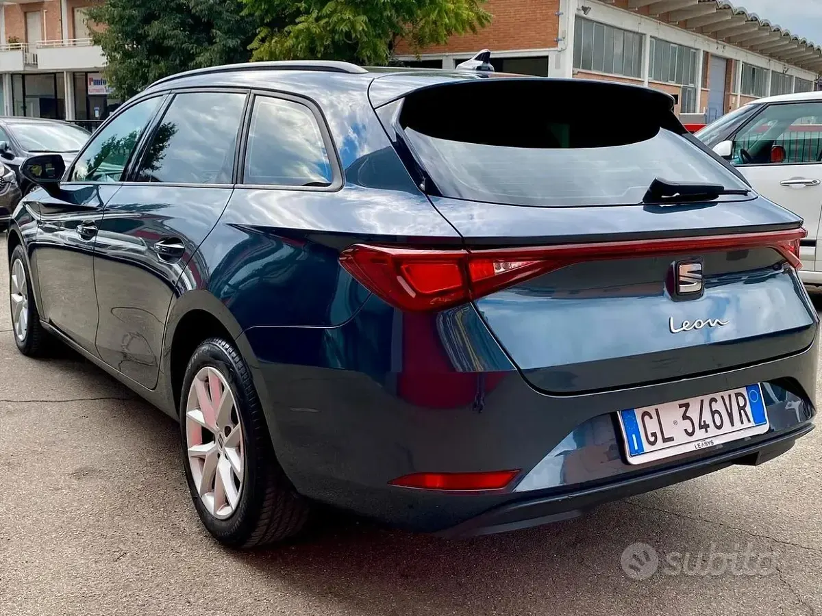 Usata Seat Leon 150 CV (110 kW) 2022 Grigio Station wagon