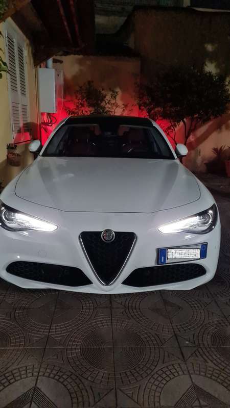Usato 2017 Alfa Romeo Giulia 2.1 Diesel 180 CV (22.000 €)