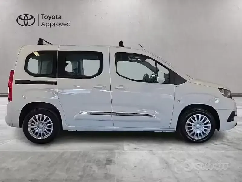 Usata Toyota Proace Verso City 110 CV (80 kW) 2021 Bianco Station wagon