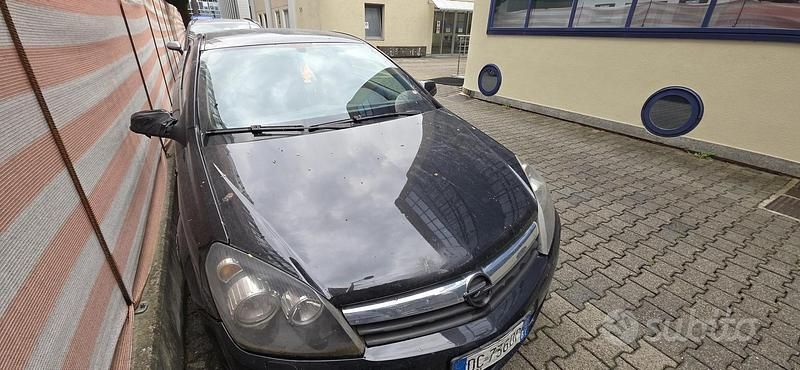 Usata Opel Astra GTC Cosmo 120 CV (88 kW) 2006 Nero Berlina