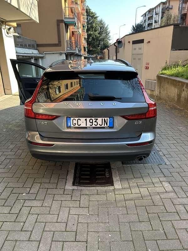Usata Volvo V60 Business Edition 150 CV (110 kW) 2020 Station wagon