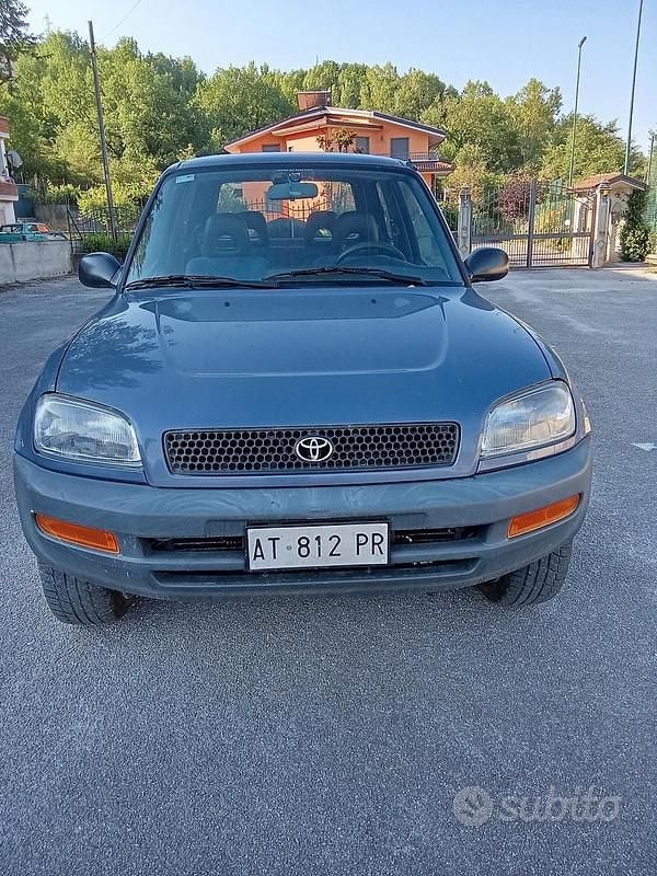 Begagnad Toyota RAV4 128 HK (94 kW) 1997 Kombi
