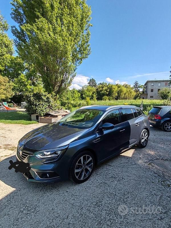 Usata Renault Mégane GrandTour 110 CV (80 kW) 2016 Blu Station wagon