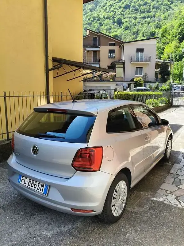 Usata VW Polo Trendline 60 CV (44 kW) 2016 Grigio Berlina