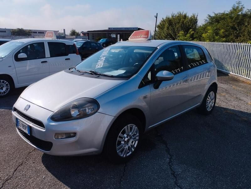 Usata Fiat Punto 69 CV (50 kW) 2012 Argento Utilitaria