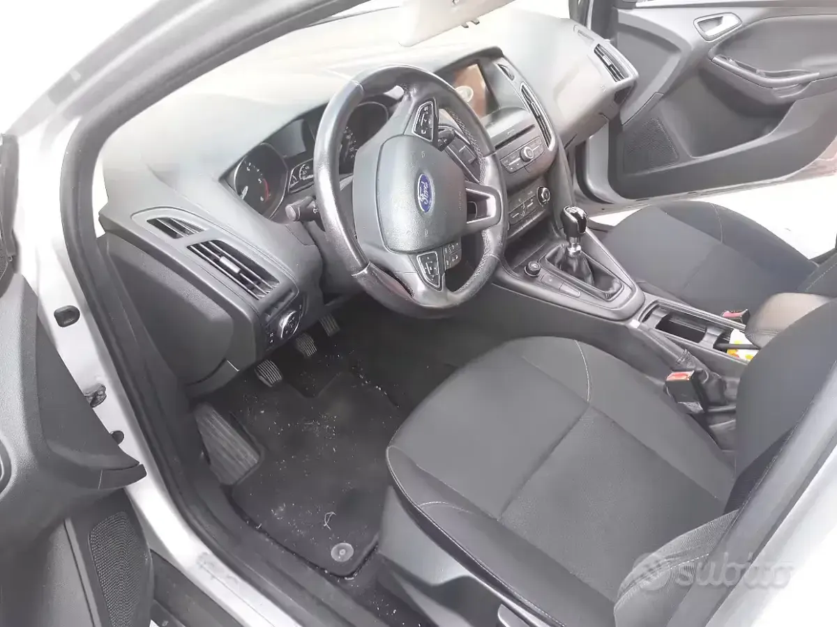 Usata Ford Focus 120 CV (88 kW) 2018 Grigio Berlina