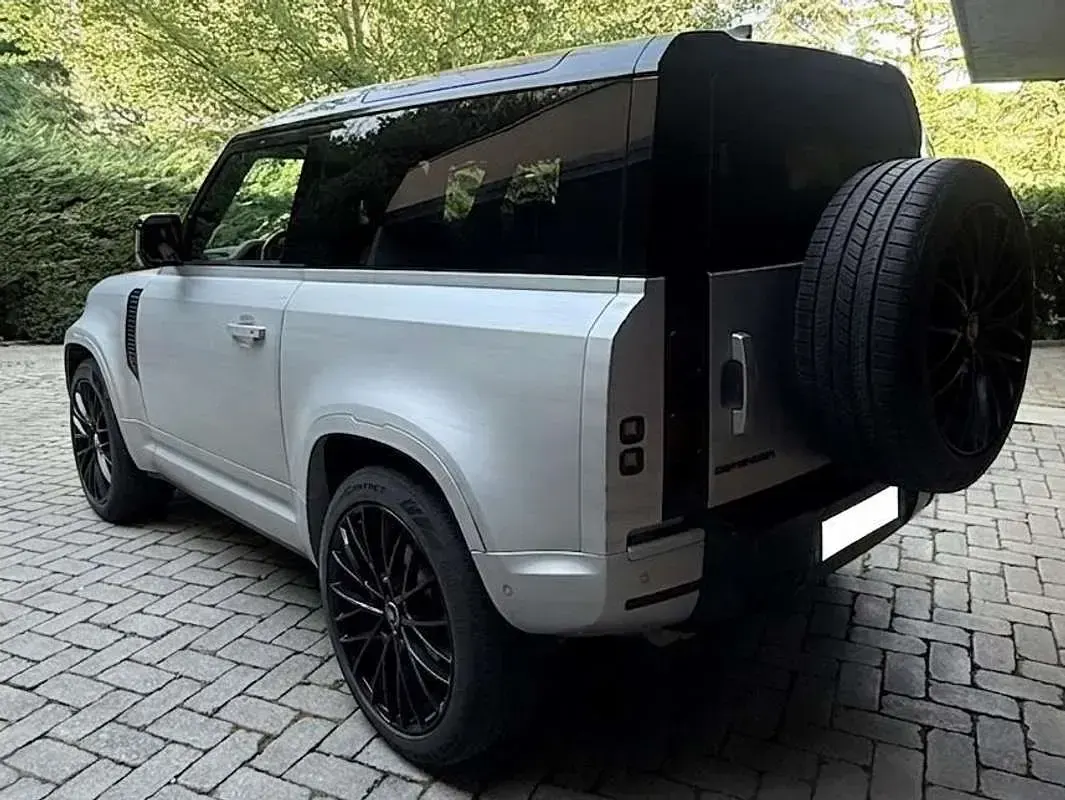 Usata Land Rover Defender SE Dynamic 200 CV (147 kW) 2022 Grigio SUV