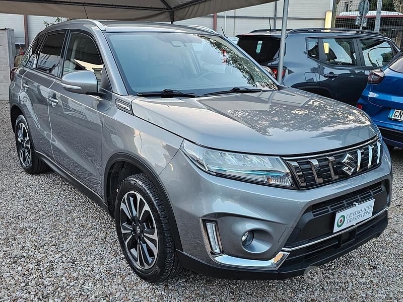 Grigio Usata 2022 Suzuki Vitara Tre volumi | 18.900 € (Buon prezzo) - Immagine 1/4