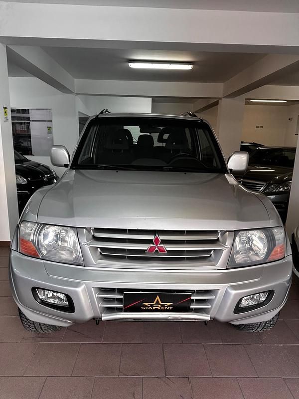 Usata Mitsubishi Pajero 115 CV (84 kW) 2002 Argento SUV