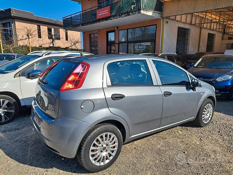 Usata Fiat Grande Punto 65 CV (47 kW) 2010 Grigio Utilitaria