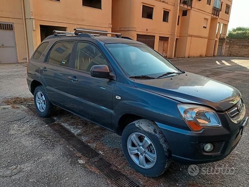 Grigio Usata 2009 Kia Sportage SUV | 4300 € (Buon prezzo) - Immagine 1/4