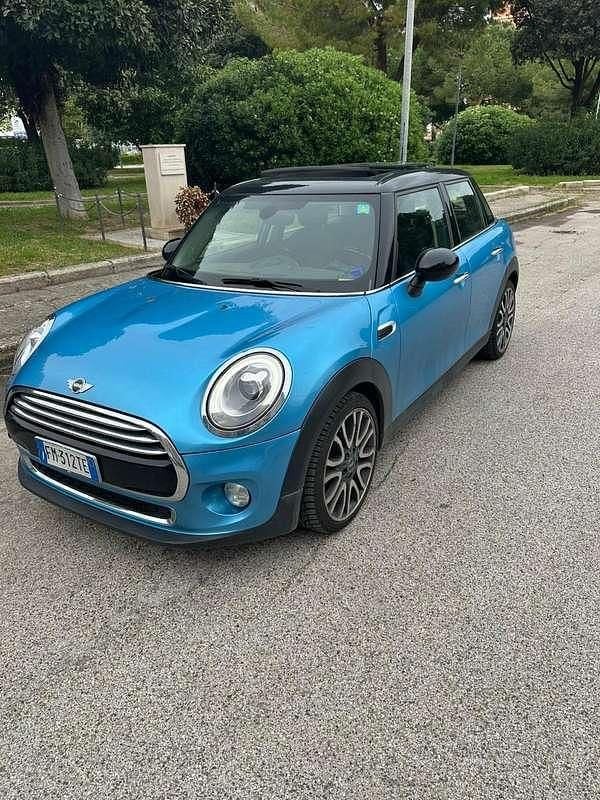 Usata Mini Cooper D Hype 116 CV (85 kW) 2017 Blu/azzurro Utilitaria