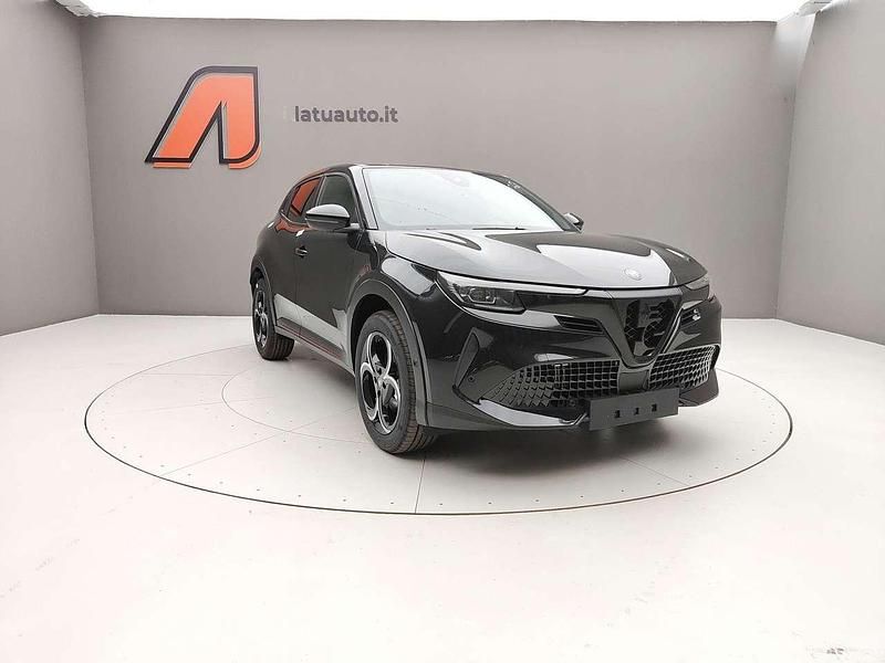 Nuova Alfa Romeo Junior Edizione Speciale 145 CV (106 kW) 2025 Nero SUV