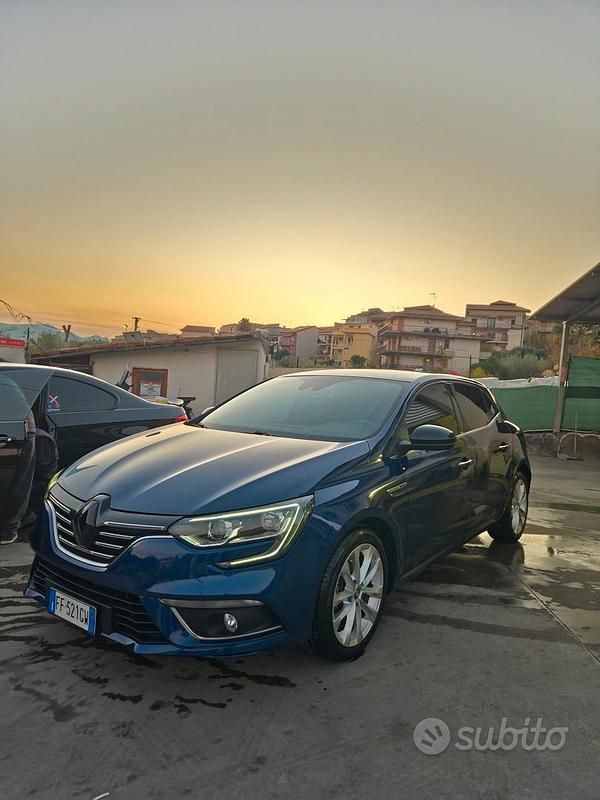 Usata Renault Mégane IV Bose Edition 110 CV (80 kW) 2016 Blu Berlina