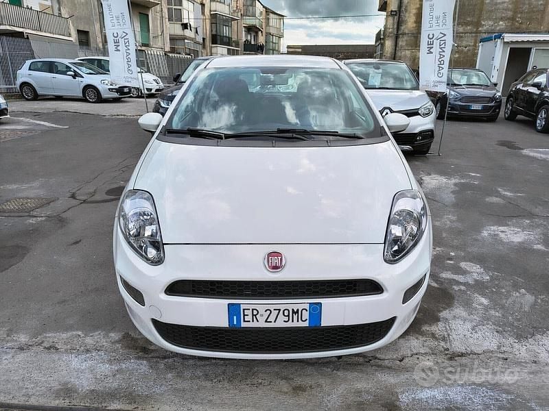 Usata Fiat Punto 77 CV (56 kW) 2013 Bianco Utilitaria