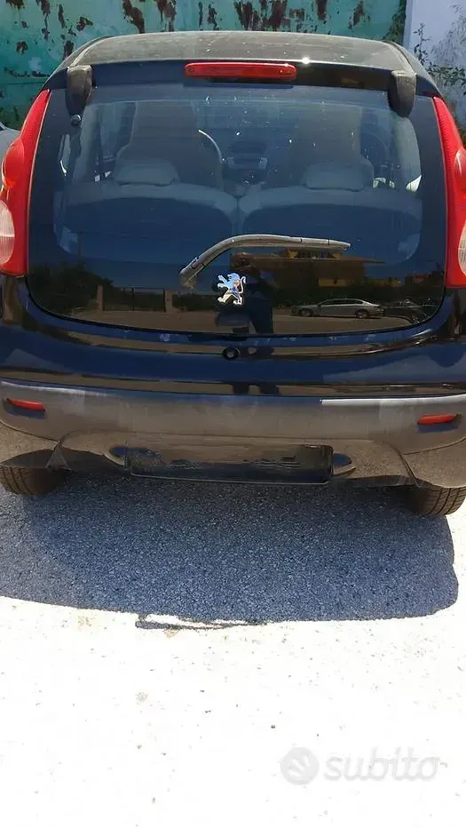 Usata Peugeot 107 68 CV (50 kW) 2010 Nero Utilitaria