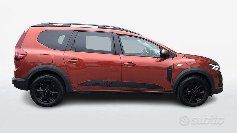 Usata Dacia Jogger Extreme 100 CV (73 kW) 2024 Bordeaux Monovolume