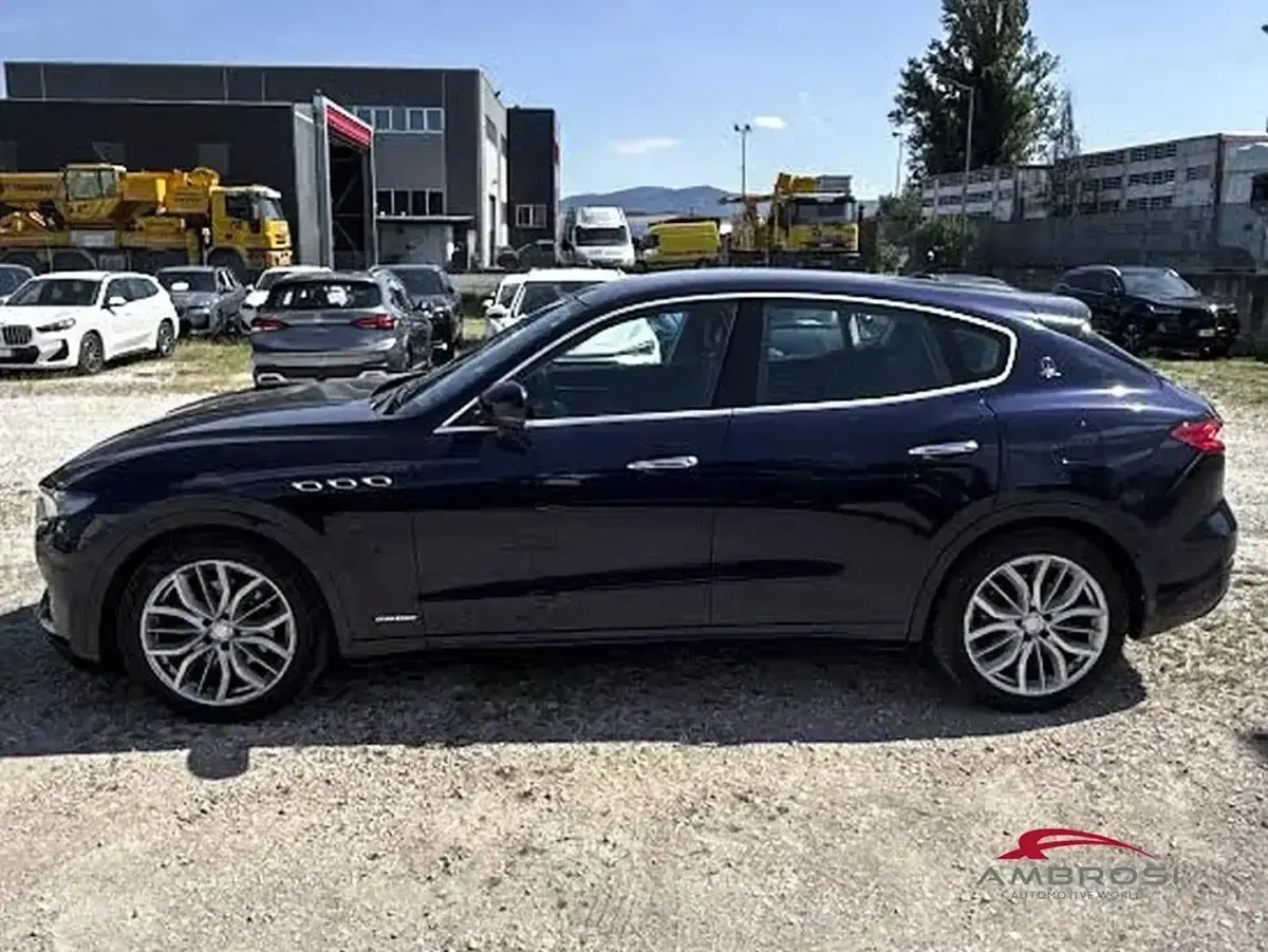 Usata Maserati Levante 250 CV (183 kW) 2018 Blu SUV