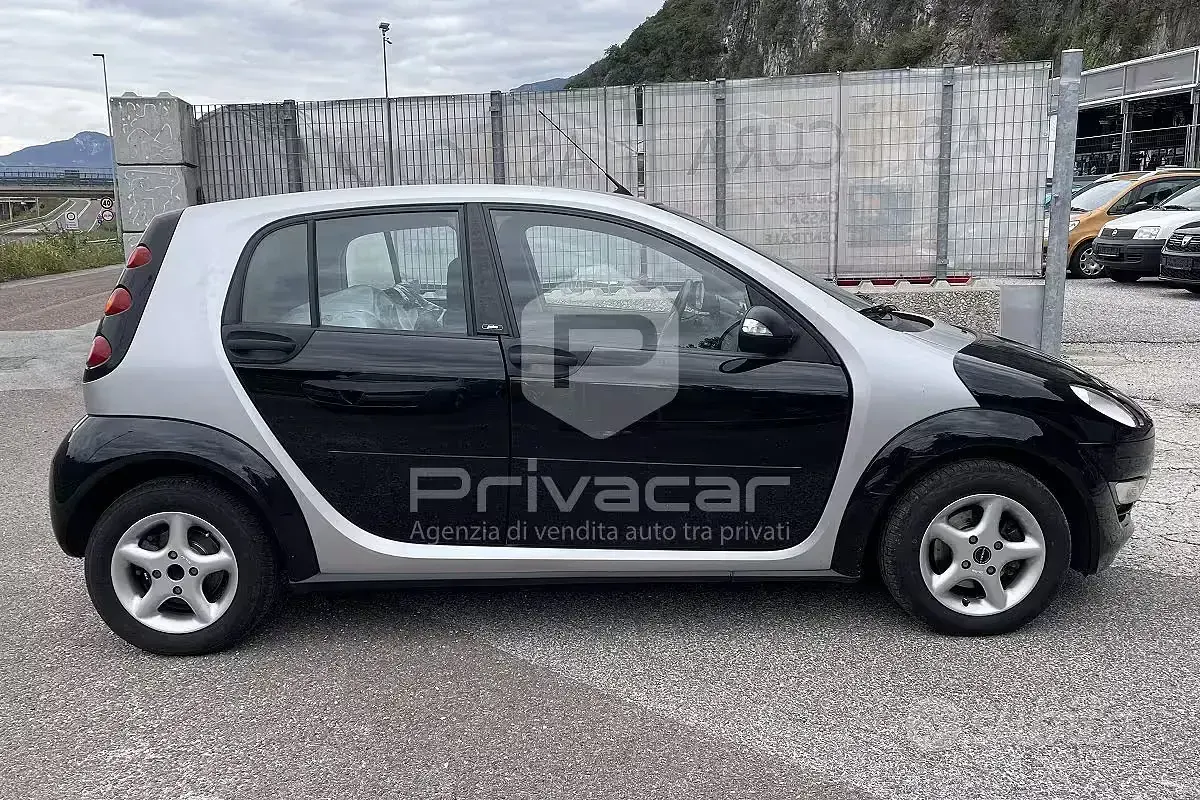 Usata Smart ForFour Pulse 75 CV (55 kW) 2006 Nero Utilitaria