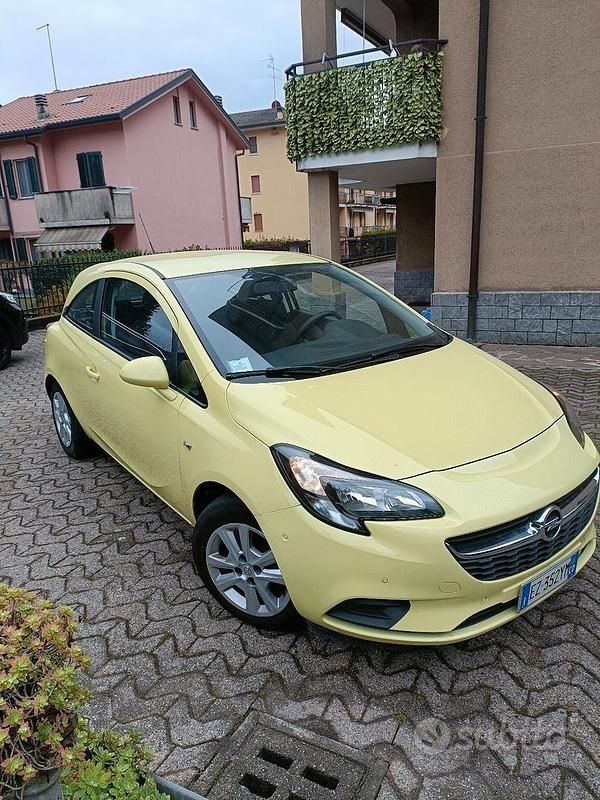 Usata Opel Corsa 2015 Giallo Coupé