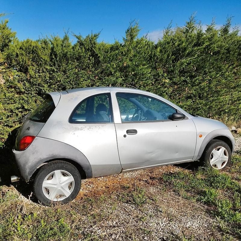 Grigio Usata 1993 Ford Ka Due volumi | 500 € - Immagine 1/4
