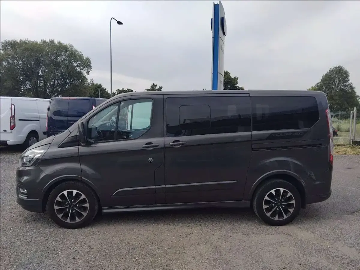Usata Ford Tourneo Custom Sport 185 CV (136 kW) 2022 Grigio Furgone