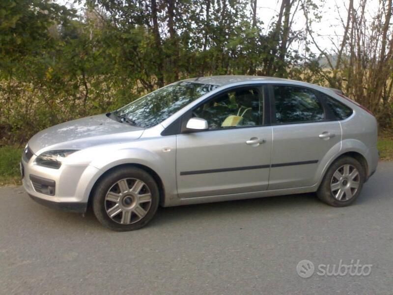 Usata 2004 Ford Focus | 500 € - Immagine 1/4