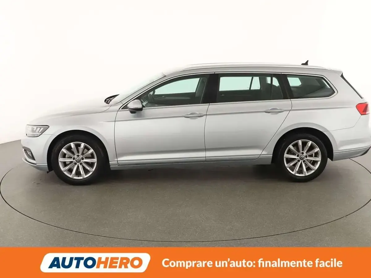 Usata VW Passat Business 150 CV (110 kW) 2023 Grigio Station wagon