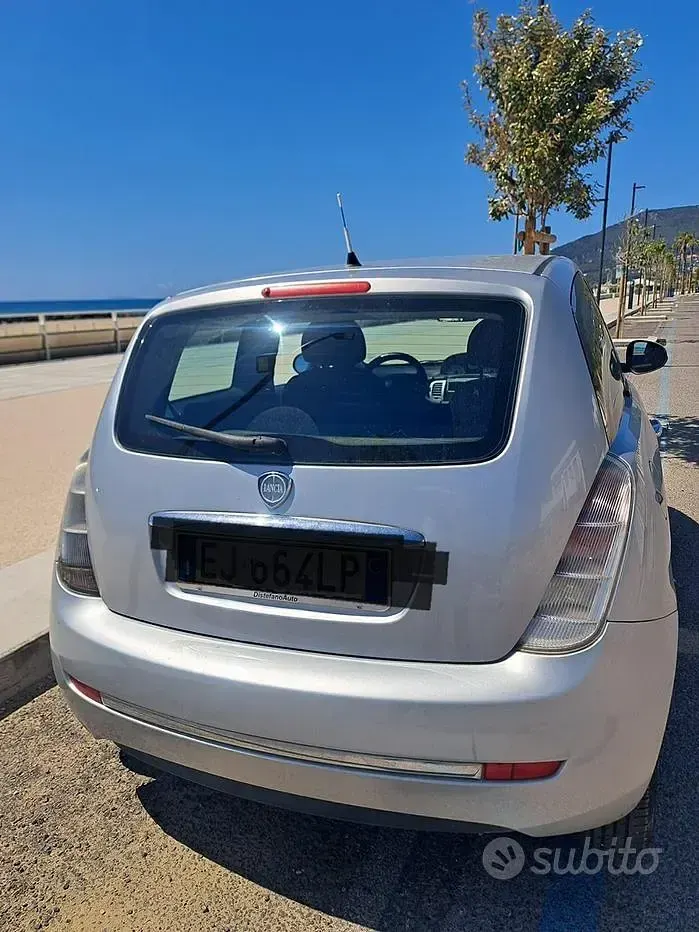 Usata Lancia Ypsilon 69 CV (50 kW) 2011 Grigio Utilitaria