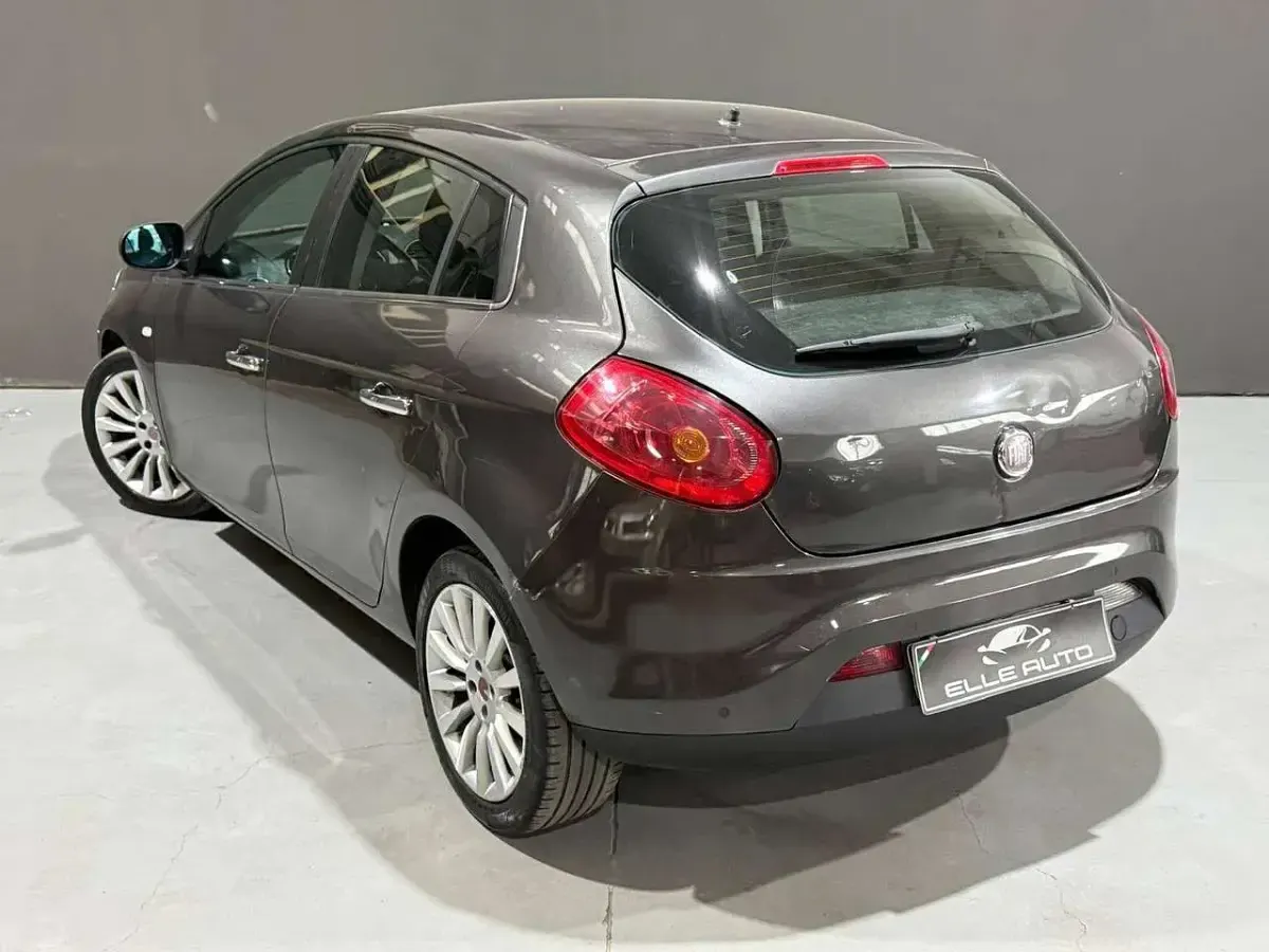 Usata Fiat Bravo Dynamic 120 CV (88 kW) 2011 Grigio Utilitaria