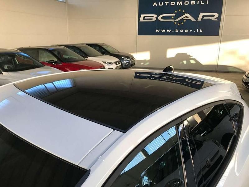 Usata Jaguar E-Pace R-Dynamic 150 CV (110 kW) 2020 Bianco SUV