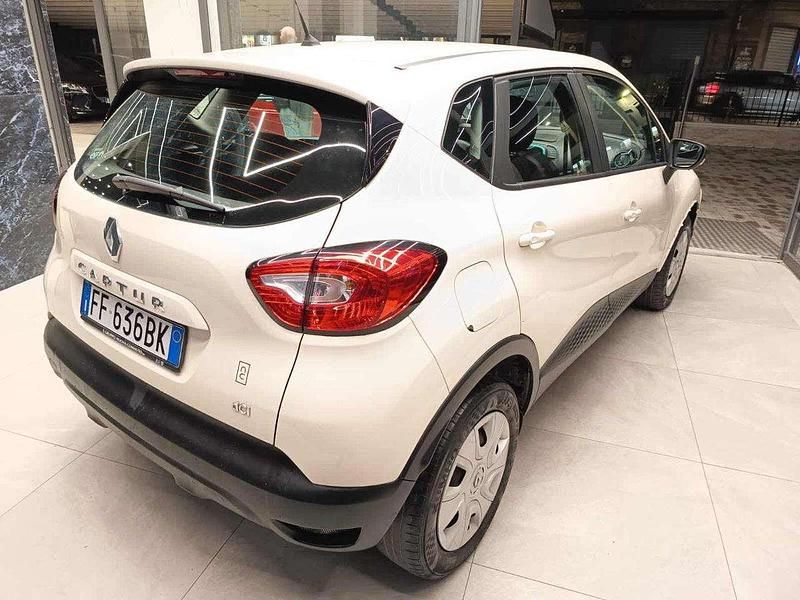 Occasion Renault Captur 90 ch (66 kW) 2016 Beige SUV