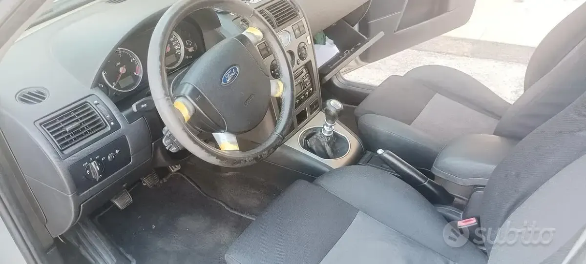 Usata Ford Mondeo 116 CV (85 kW) 2002 Grigio Berlina
