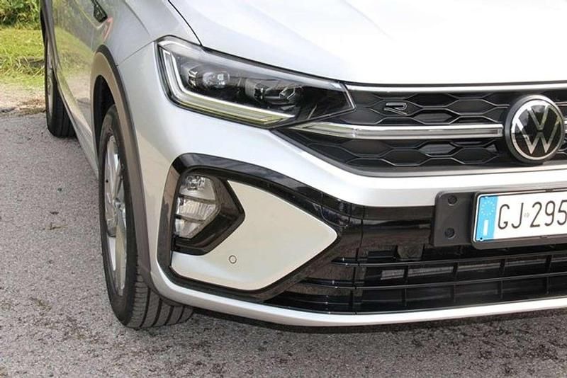 Usata VW Taigo R-line 110 CV (80 kW) 2022 Argento SUV