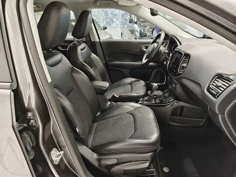 Usata Jeep Compass Limited 140 CV (102 kW) 2018 Grigio SUV