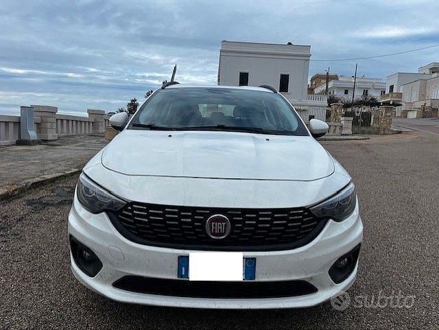 Usata Fiat Tipo Easy 120 CV (88 kW) 2019 Bianco Station wagon