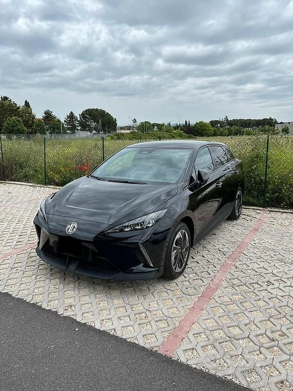 Usata MG MG4 EV Luxury 150 kW (204 CV) 2023 Nero Utilitaria