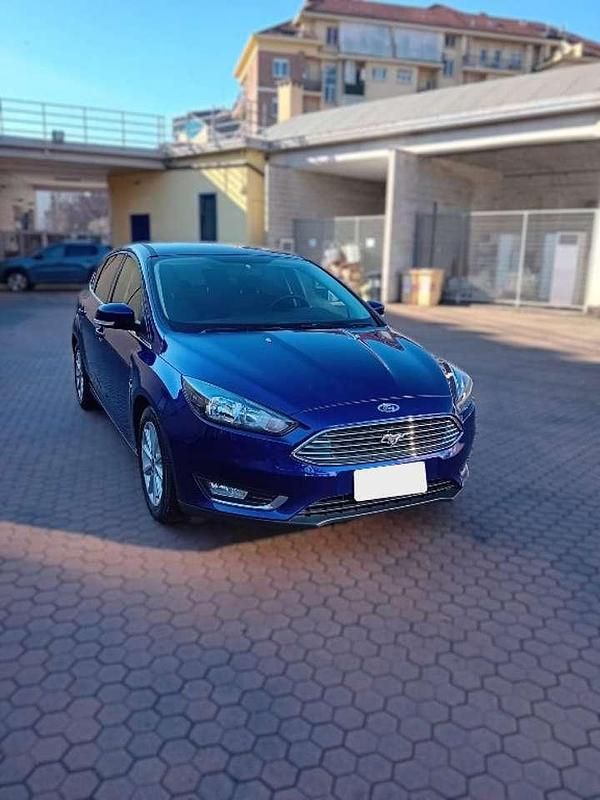 Usata Ford Focus Titanium 120 CV (88 kW) 2017 Blu Berlina
