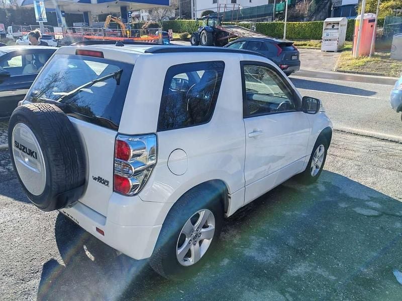 Usata Suzuki Grand Vitara 106 CV (77 kW) 2011 Bianco SUV
