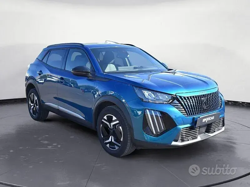 Usata Peugeot 2008 Allure 101 CV (74 kW) 2025 Blu SUV