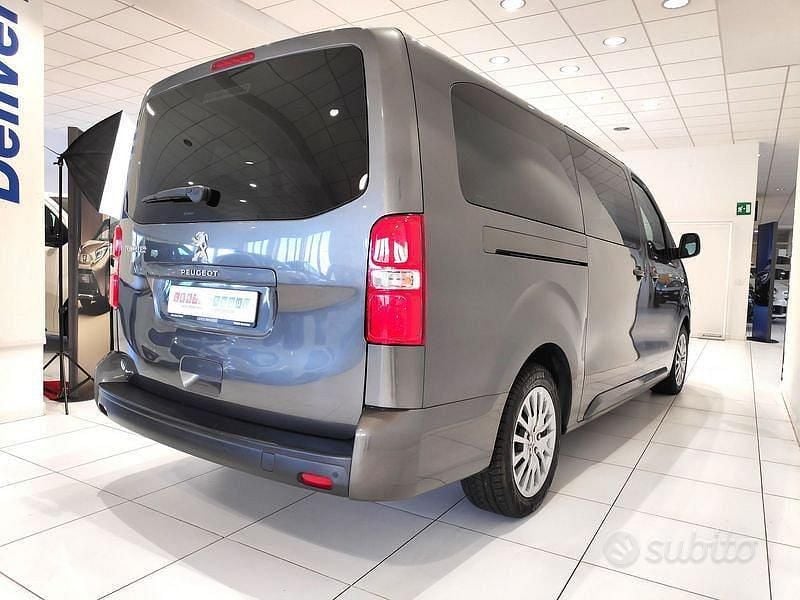 Usata Peugeot Traveller Business-Line 120 CV (88 kW) 2021 Grigio Monovolume