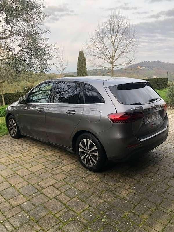Usata Mercedes B180 Advanced 116 CV (85 kW) 2023 Grigio Utilitaria