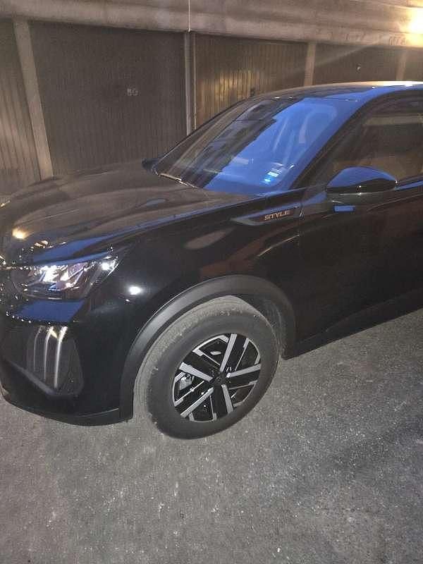 Nuova Peugeot 2008 Active 136 CV (100 kW) 2025 SUV