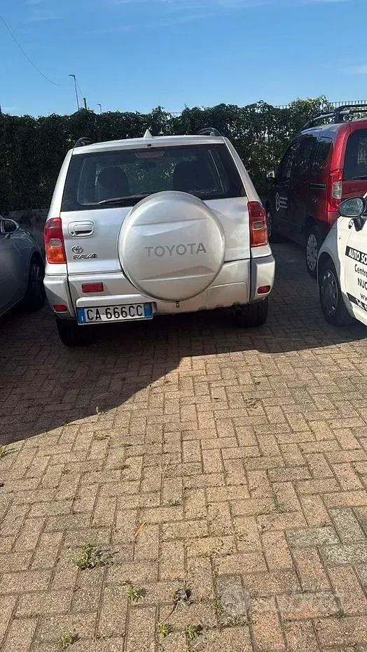 Usata Toyota RAV4 116 CV (85 kW) 2002 Grigio SUV