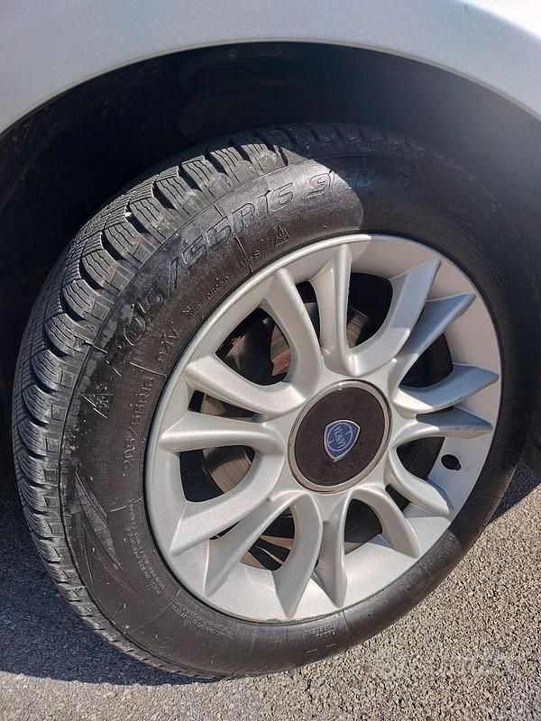 Usata Lancia Delta 130 CV (95 kW) 2013 Grigio Utilitaria