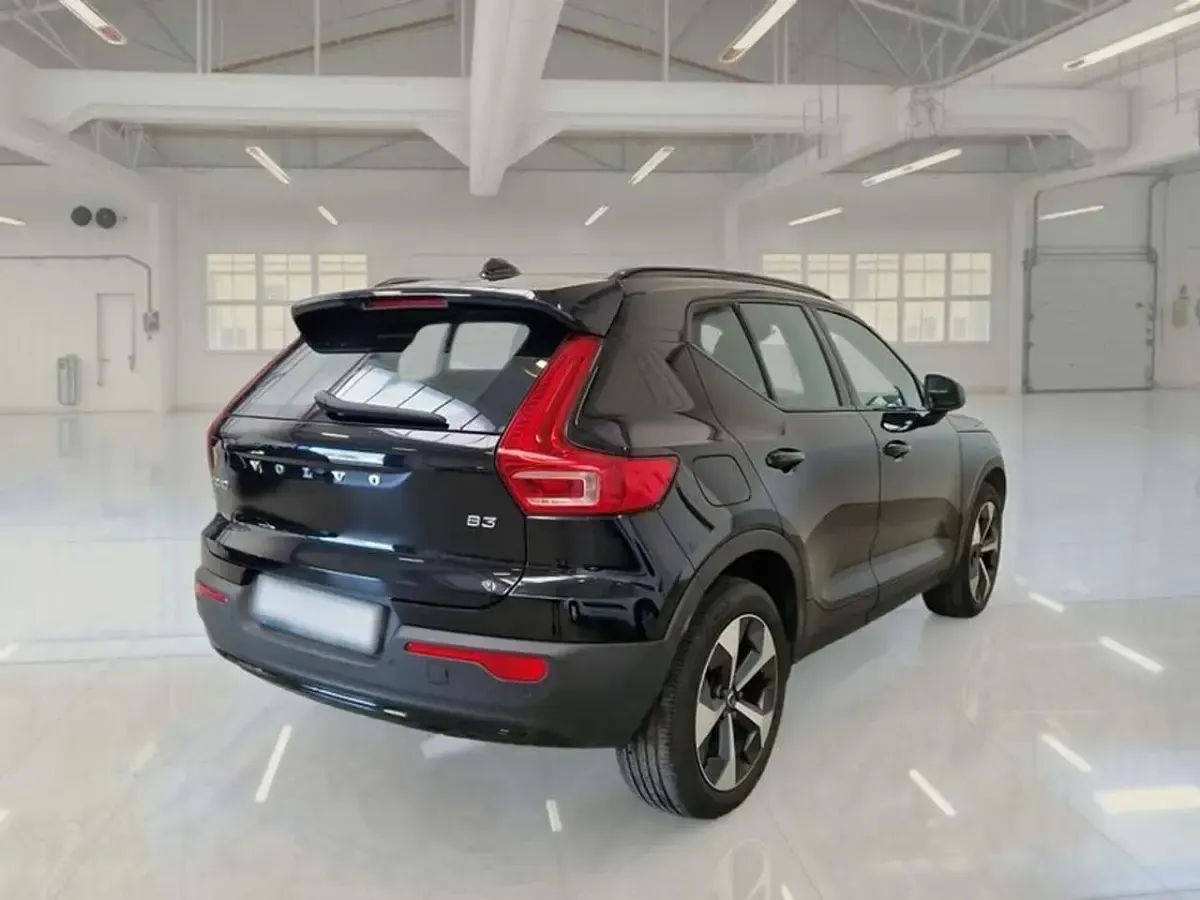 Usata Volvo XC40 Plus 163 CV (119 kW) 2024 Nero SUV